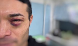 Начальника приставов из Волгограда обвинили в жестоком избиении подчиненного микрофоном