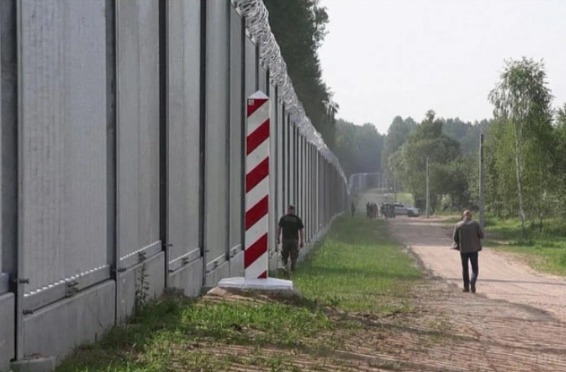 Польша начала строительство стены на границе с Россией 
