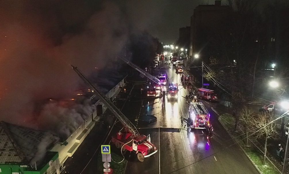 Тринадцать человек погибли во время пожара в ночном клубе Костромы 