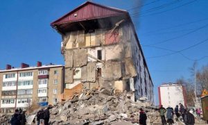 На Сахалине взрыв разрушил жилую пятиэтажку, рухнули этаж с пятого по первый
