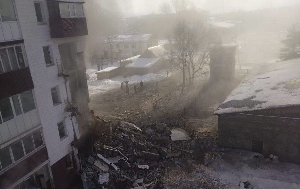 Опубликованы фото и видео взорвавшегося жилого дома на Сахалине 
