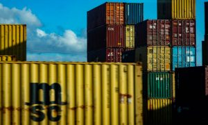 В ФРГ решили расселить украинских беженцев в контейнеры с буквами Z