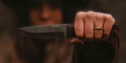 «Полоснул ножом по шее»: в ЛНР рецидивист спрятал в лесу труп зарезанной 17-летней девушки
