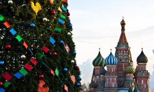 На Красной площади в Москве пытались сжечь новогоднюю елку