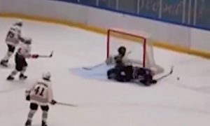 В Сургуте 15-летнему хоккеисту соперник перерезал горло коньком