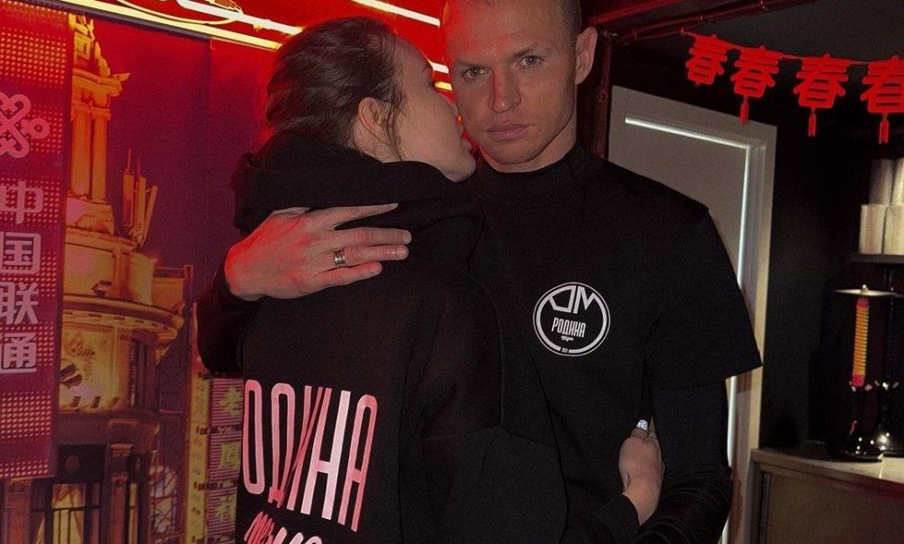 Красное лицо, мат во все стороны: Дмитрий Тарасов устроил дебош на матче в Краснодаре Красное лицо, мат во все стороны: Дмитрий Тарасов устроил дебош на матче в Краснодаре