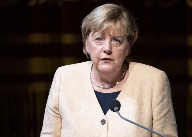В МИД РФ назвали слова Меркель о минских соглашениях заявкой на трибунал 