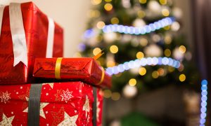 «Готовы хоть ртутью кормить»: Роскачество пришло в шок от детских новогодних подарков