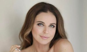 Исполнительнице хита «Я у твоих ног» Наталии Власовой разбили машину