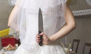 Любовь зла: в Новороссийске невеста пырнула ножом жениха и ушла отмечать дальше