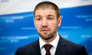 Депутата Госдумы Дмитрия Пирога задержали в аэропорту Пулково