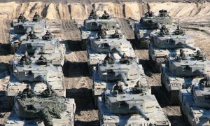 100 танков и Киев победит – вслед за джавелинами, байрактарами и хаймарсами украинцев подсаживают на очередной фетиш, убеждая умирать за интересы НАТО