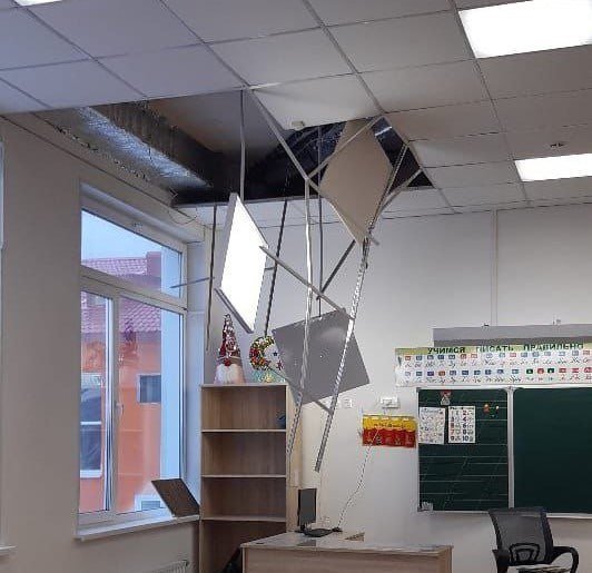 Можно ли в школе использовать подвесной потолок?
