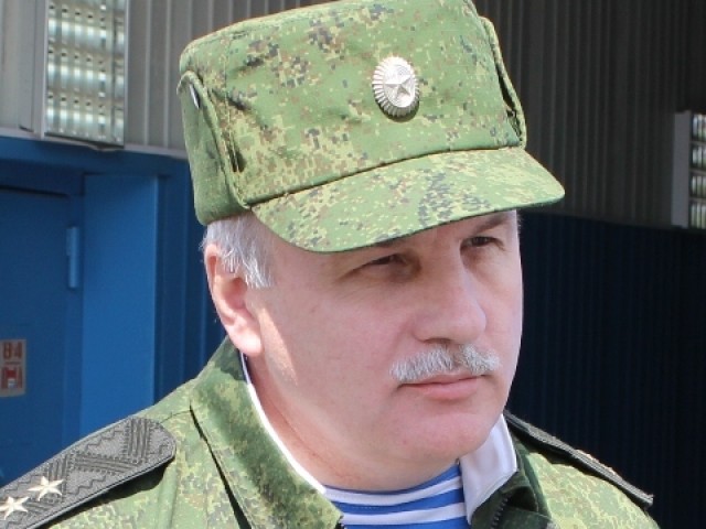 Универсальный солдат: что известно об Олеге Макаревиче, которого называют новым командующем ВДВ, и почему Михаил Теплинский отправлен в отставку 