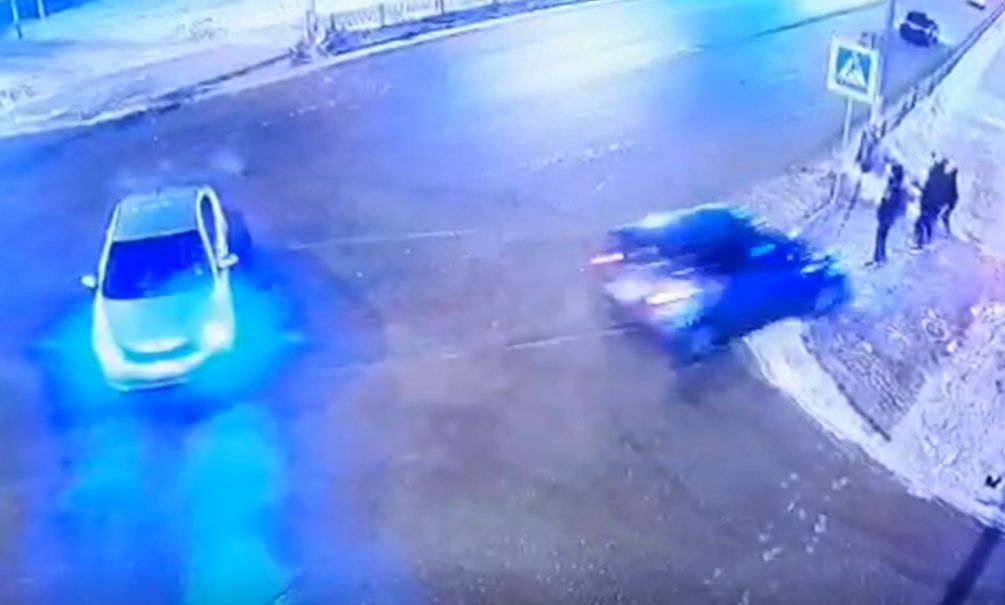 В Екатеринбурге иномарка протаранила толпу пешеходов 