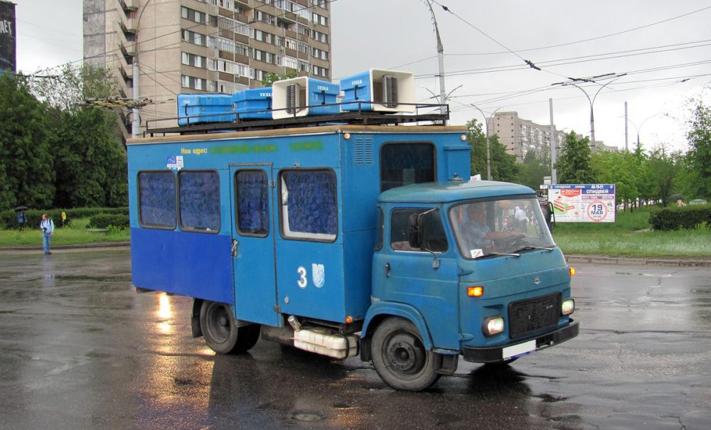 Синий-синий Геббельс: в Самарской области утилизируют яркий символ советской пропаганды 