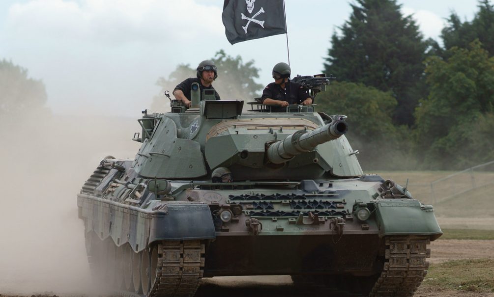 «Сжечь их»: эксперты отреагировали на передачу Германией своих танков 