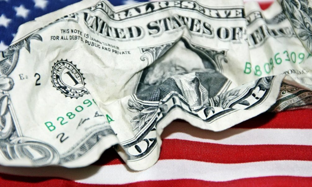 Доверия больше нет: всё больше стран спешно избавляются от вложений в госдолг США