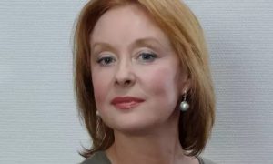 Актрису Ларису Удовиченко экстренно госпитализировали с переломом позвоночника