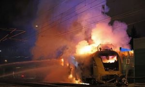 Объятый пламенем «адский поезд» сбежал от пожарных в Германии