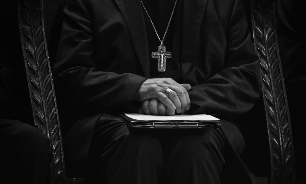 Секс-вечеринки, оргии и педофилия: католическая церковь угодила в новый скандал 