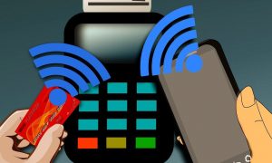Банки придумали, как снова платить смартфоном: они вводят платежные стикеры с NFC