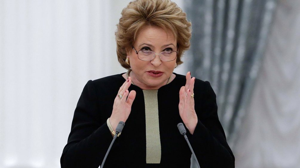 В России будут заменять иностранные слова. Теперь никаких «крашей», «кешбэков» и «мониторингов»