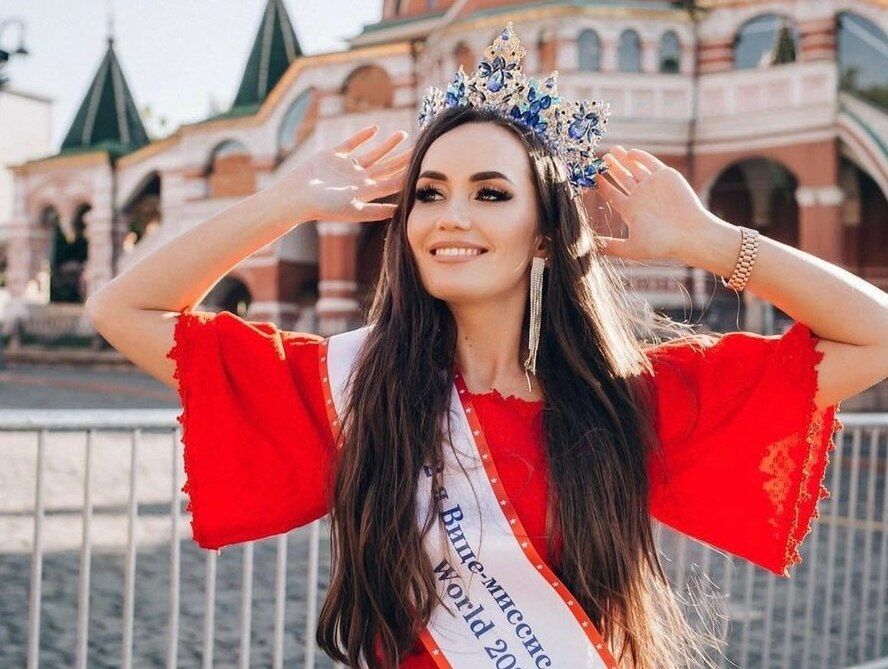 Титул «Миссис Вселенная» впервые завоевала россиянка: фото красавицы из Удмуртии