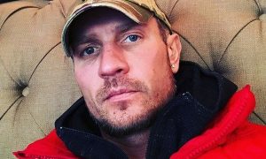 «От осознания случившегося рыдал на всю палату»: медсестра рассказала о состоянии Костомарова после ампутации