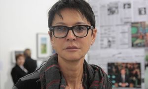 Ирина Хакамада считает россиян идиотами и хочет заработать на них денег