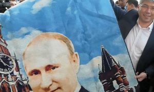 Глава Бурятии Цыденов купил шерстяной портрет Владимира Путина