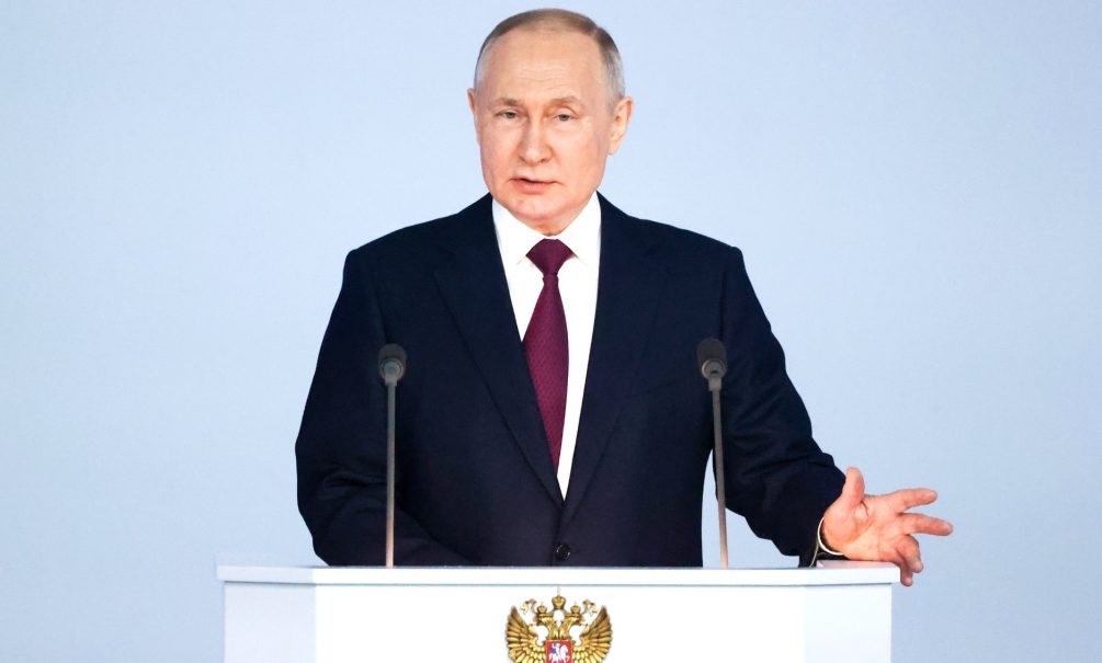 «За нами – правда»: политологи рассказали, чем удивило послание Путина 