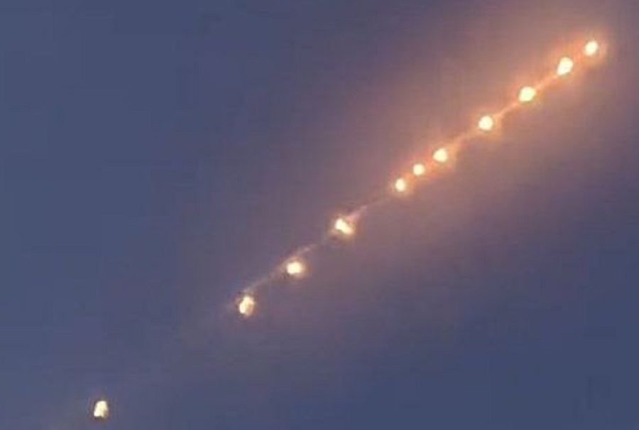 В небе над Китаем заметили НЛО в виде огненных шаров 