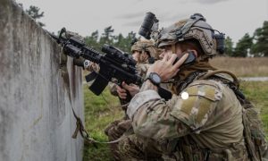 ЦРУ помогает украинскому спецназу калечить русских, чтобы потом убить тех, кто придет на помощь раненым