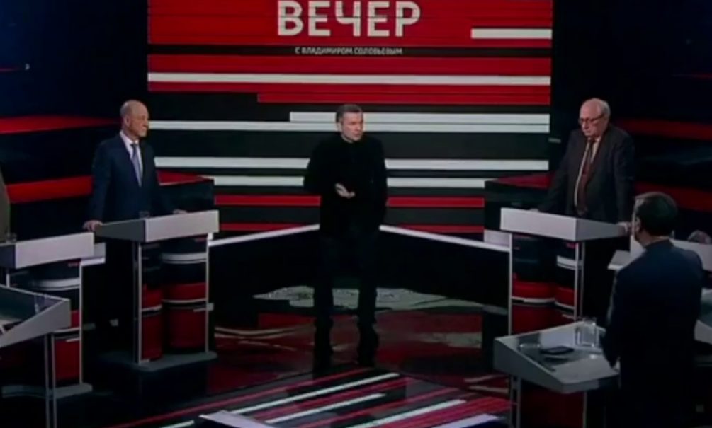 Эксперт шоу Владимира Соловьева упал в обморок в прямом эфире 