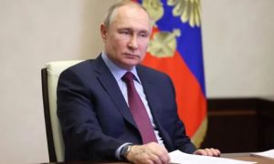 Гаагский суд выдал ордер на арест Владимира Путина