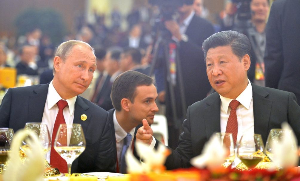 Пекли блины, ходили в зоопарк, катались по Неве: как встречались Си Цзиньпин и Владимир Путин в России 