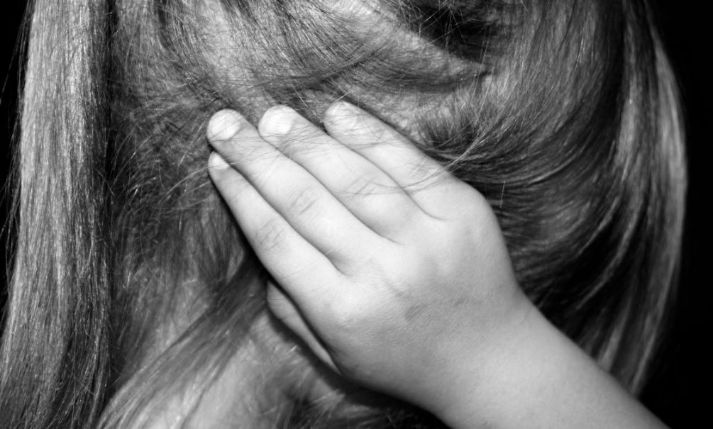 В Адыгее 20-летняя педофилка пять лет насиловала младшую сестру 