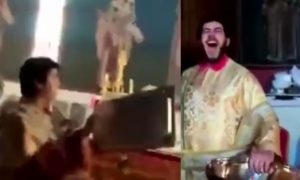 Шабаш в церкви: одержимые раскольники ПЦУ ломают алтарь и кричат как звери