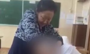 В Туве учительница избила двух школьников за плохое поведение на уроке