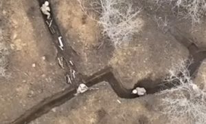 И снова в бой: видео с выжившим после автоматной очереди российским бойцом вызвало восхищение