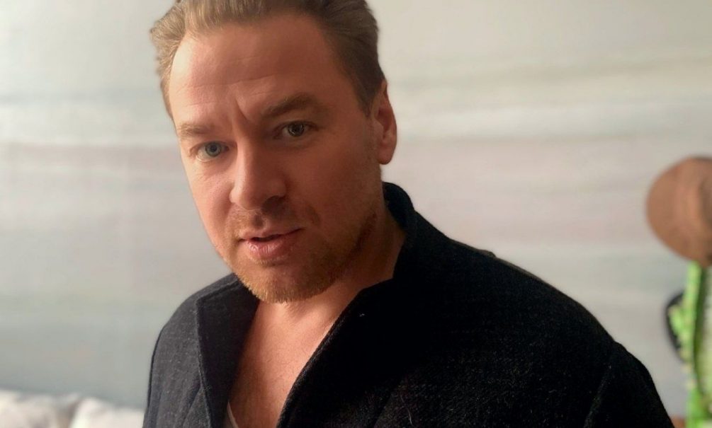 «Правая часть лица повисла»: звезда сериалов Алексей Барабаш перенес два инсульта после неудачного массажа 