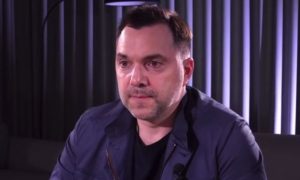 “Главное препятствие - дождик”: Арестович назвал сроки начала контрнаступления ВСУ