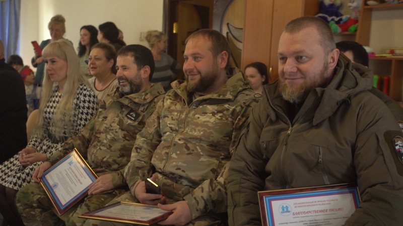 Адвокаты Чеченской республики Шапиро и Хасанов оказали благотворительную помощь детям-сиротам ЛНР 