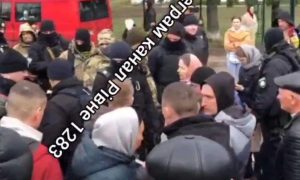 Украинское село блокировали полиция, СБУ и сотрудники военкоматов