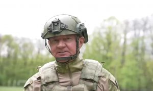 Губернатор Курской области Роман Старовойт снялся в рекламном ролике военной службы по контракту