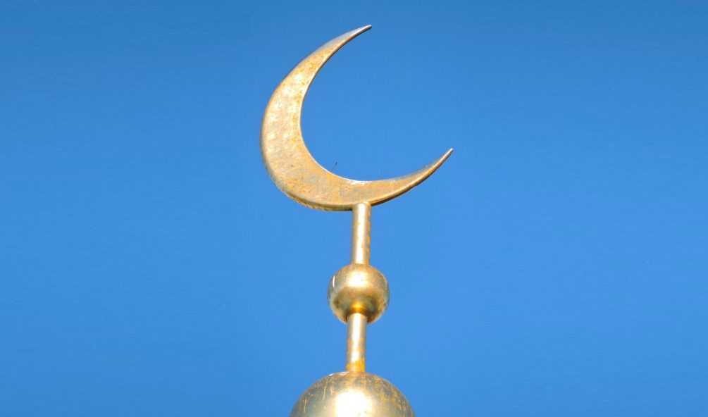 «Народный суд сатанисту!»: сжёгшего Коран волгоградца Никиту Журавеля доставили в Грозный