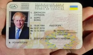 Пьяного «Бориса Джонсона» с украинскими правами поймали в Нидерландах