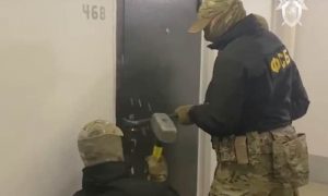Без суда: ФСБ просит разрешить силовикам проводить обыски в домах и квартирах россиян