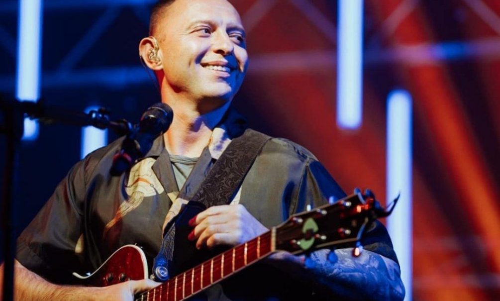 Кидался стульями и ругался матом: лидер группы «Звери» устроил дебош в самарском баре 